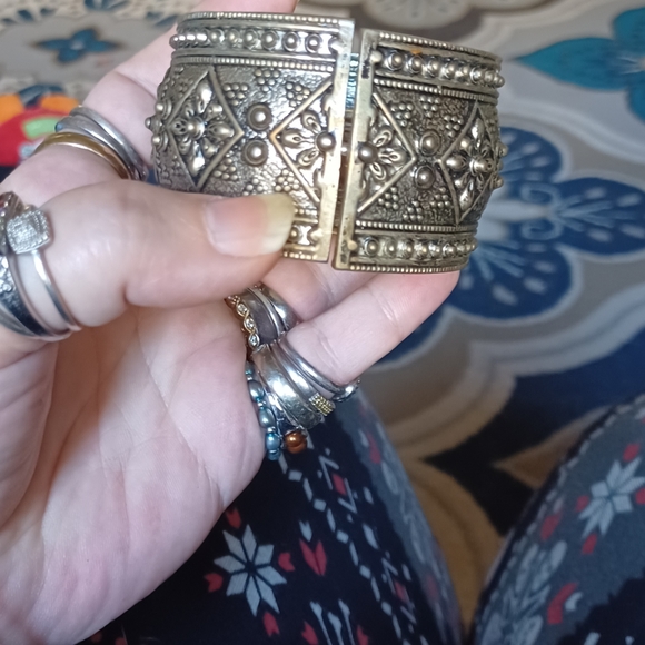 Silver Bangle Chunky Bracelet - Picture 3 of 5